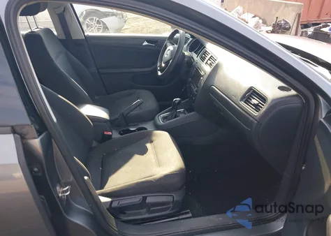 2015 Volkswagen Jetta 2.0L S z USA, uszkodzony, nr VIN 3VW2K7AJ5FM346633